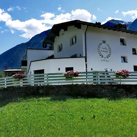Landhaus Ambachhof 3* Oetz